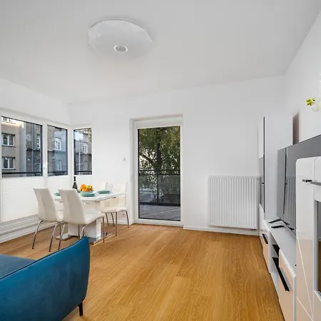 Okrzei 12 Street Apartment